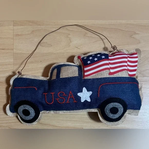 Patriotic Pick Up Truck Wall Hanging - Picture 1 of 6